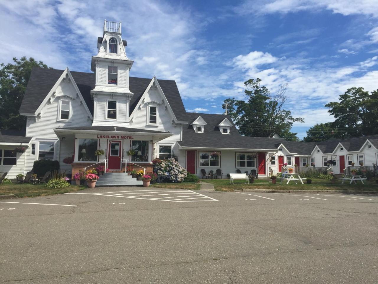 Lakelawn B&B And Motel Ярмут Экстерьер фото